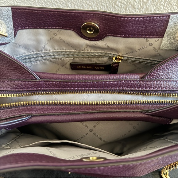 Michael Kors Purple Jet Set Chain Shoulder Bag - Picture 8 of 13